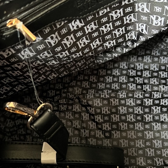 Badgley Mischka - Picture 9 of 13